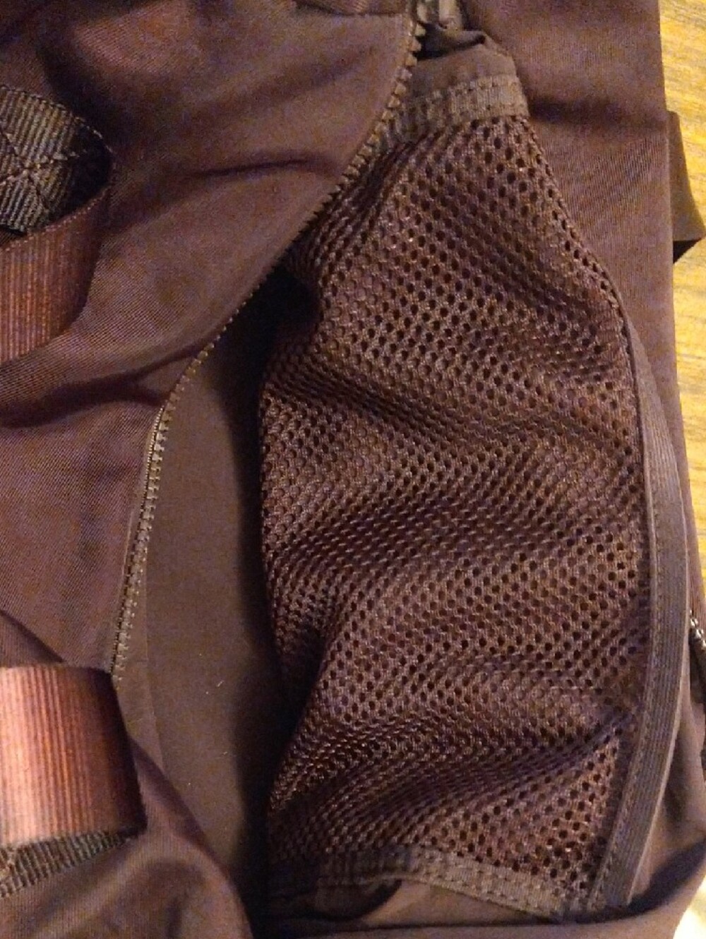 Fabletics Men's Maroon Toiletry Bag - Picture 7 of 7